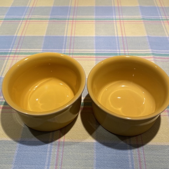Fiestaware set of 2 yellow ramikins. Perfect condition - Picture 5 of 5